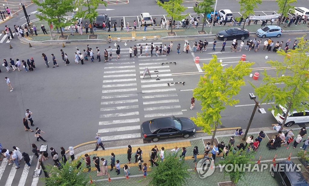 확진자 급증 오후 6시까지 680명, 213명↑…내일 800명 육박할수도