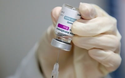 의협 "잔여백신 예약 '온라인 일원화' 보류해야…백신 폐기량만 늘어"
