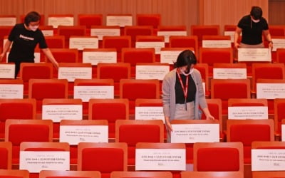 [속보] "새 거리두기, 지역 자율성 최대한 발휘될 수 있도록 할 것"