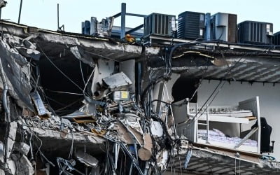 한밤중 12층 아파트 붕괴…플로리다 소방당국 '구조 작업 중' 