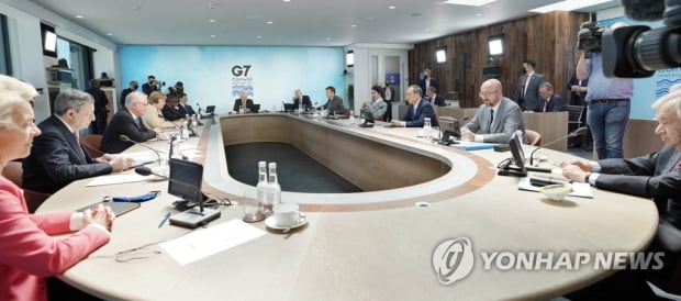 "韓 G7 일부성명 서명, 中 견제?"…靑 "특정국 겨냥 아냐"