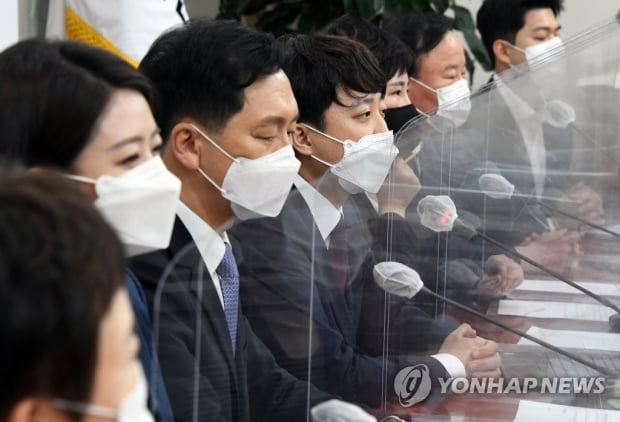 이준석 첫 최고위부터…김재원·조수진 '견제성' 발언