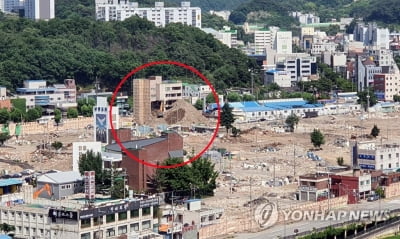 '철거건물 붕괴 참사' 공사 현장 관리자 "죄송합니다"