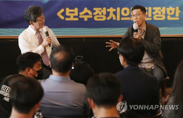 '8월 버스' 시간표 맞춰 정주행…걸음 재촉하는 野주자들