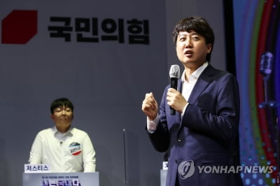 野토론배틀, 김연주 아나운서·최연소 고3 김민규 8강 진출