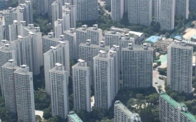 서울 중소형 아파트값도 평균 10억원 넘겨…2년새 3억원 올라