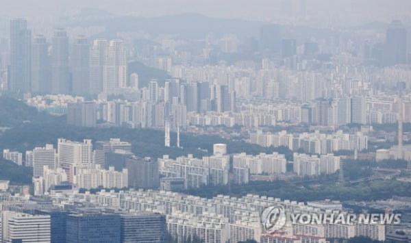 서울 중소형 아파트값도 평균 10억원 넘겨…2년새 3억원 올라