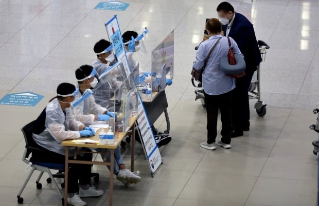 지난 4일 오전 인천국제공항 1터미널 입국장의 모습. 기사 내용과 사진은 무관함./ 사진=뉴스1