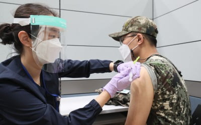 20대 육군 병사, 화이자 백신 접종 엿새 만에 사망…부검 예정