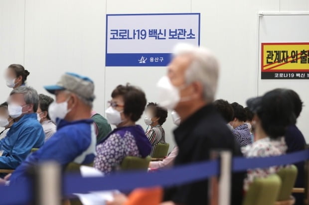 코로나19 '돌파감염' 사례 31건 추정…위중증·사망자는 없어