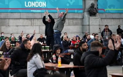 '유로 2020' 런던서 원정 응원 팬 약 2000명 코로나 확진