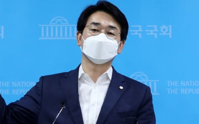 與 박용진, 코로나 확산에 "재난지원금 10조 지급 연기하자"