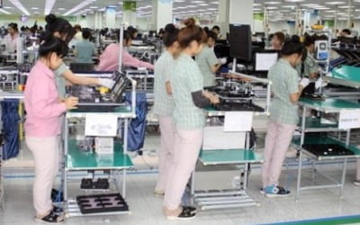 삼성 베트남 공장 뚫렸다…코로나 수십명 집단 감염 '초비상'