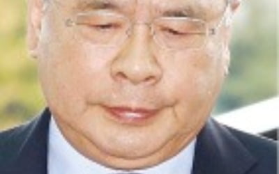 권익위 "특검은 공직자"…'포르쉐 의혹' 박영수, 경찰 수사 받을 듯