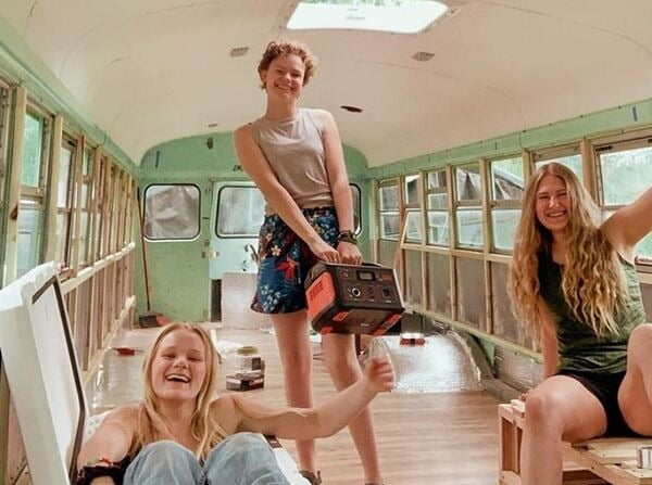 세 여성들 / 사진 =인스타그램 the.bam.bus 캡처