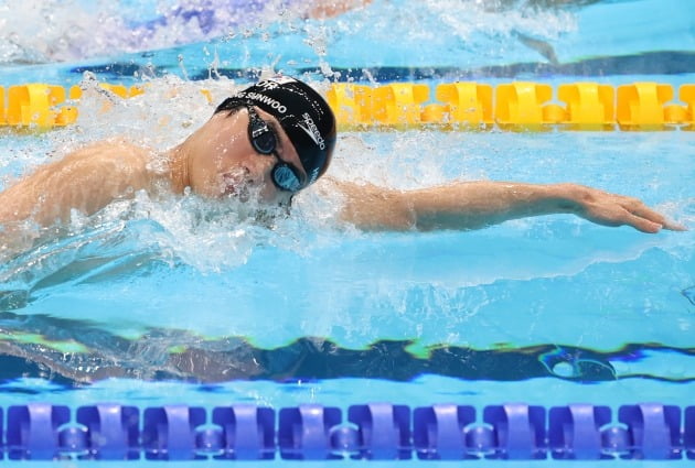 황선우, 대한민국 최초 수영 자유형 100m 메달 노린다