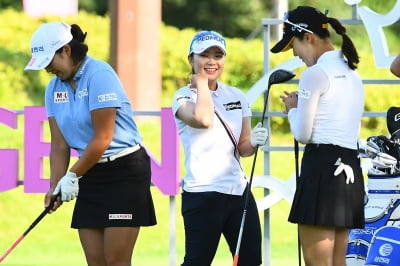 [포토] 이다연, '김해림-오지현 두 언니 사이에서 미소 방긋~'