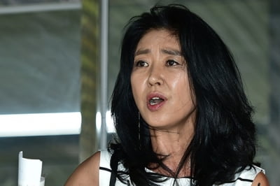 '여배우' 김부선, 또 이재명 저격…"출세 위해 조카 면회도 안가"