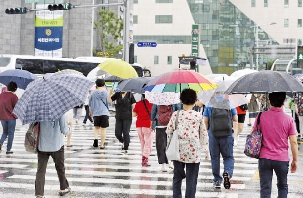 [포토] 장맛비 내리는 부산 