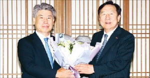 김기문 회장, 기업은행 60년 축하 방문