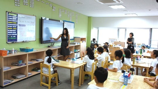 제주의 한 국제학교에서 학생들이 수업을 받고 있다. /한경DB