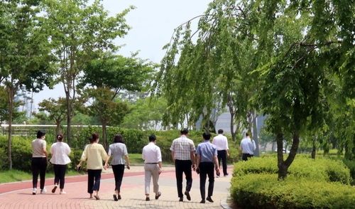 "이게 얼마만이야"…인원제한 풀린 충남, 일상회복 기대로 들떠