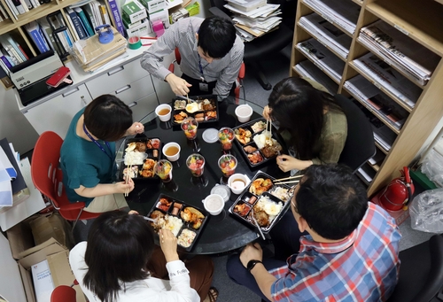 "이게 얼마만이야"…인원제한 풀린 충남, 일상회복 기대로 들떠