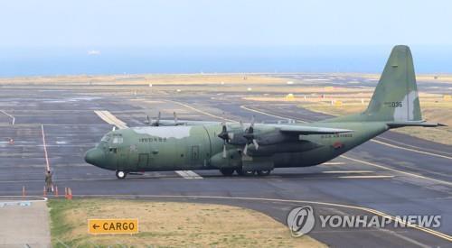 "필리핀 군용기 잔해에서 시신 17구 발견" [로이터]