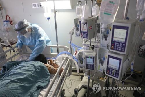 아들 생명유지 장치 끝까지 지킨 英 엄마…'기적' 선물받아