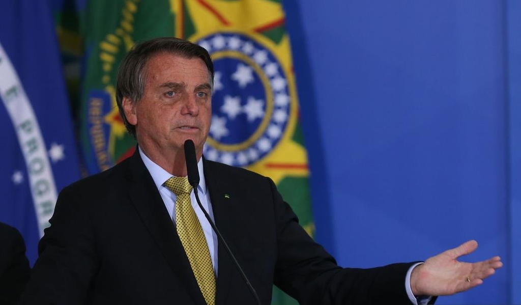 "전자투표 바꾸지 않으면…" 브라질 대통령 대선결과 불복 시사