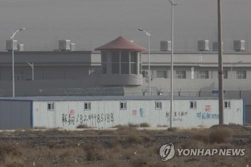 "미, 중국 10여개 기업 제재 예정"…中 "인권 핑계로 압박"(종합)