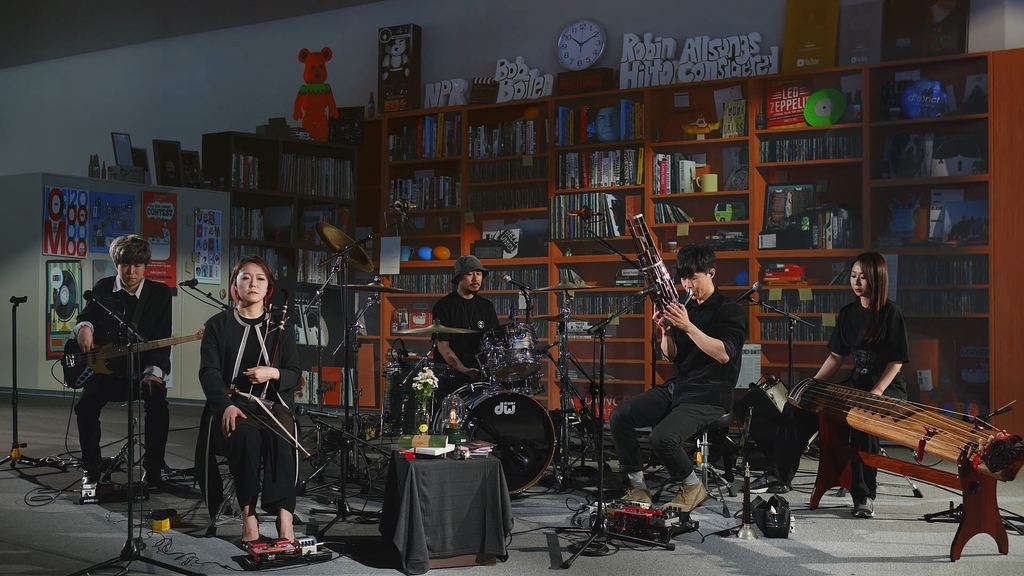 잠비나이, 미국 '타이니 데스크 콘서트' 출연…"맹렬한 공연"