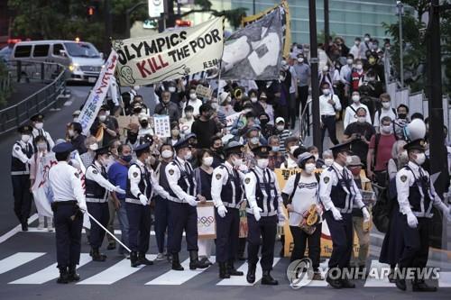 '부흥 올림픽' 내걸었지만…코로나 확산에 '만신창이' 전락