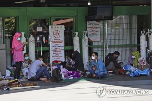 인도네시아의 시노팜백신 유료 판매, 반대여론에 잠정 연기(종합)