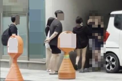 대낮 건물 밖에서 중학생들 집단 괴롭힘 촬영·유포돼 '논란'(종합)