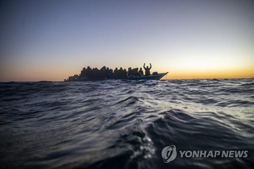 유럽행 바닷길의 비극…숨진 난민 1년새 2배로 증가