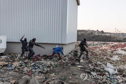 라마포사 남아공 대통령 "폭동지역 대부분 평온 되찾아"