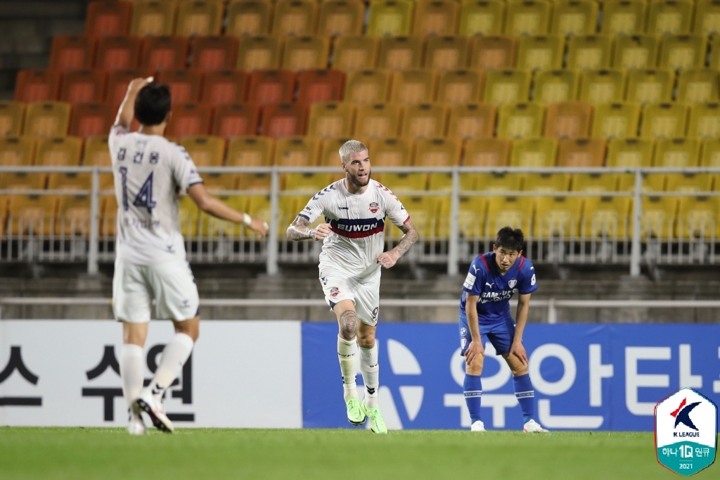 '이영재 결승골' 수원FC, '수원 더비'서 2-1 역전승…6위 도약