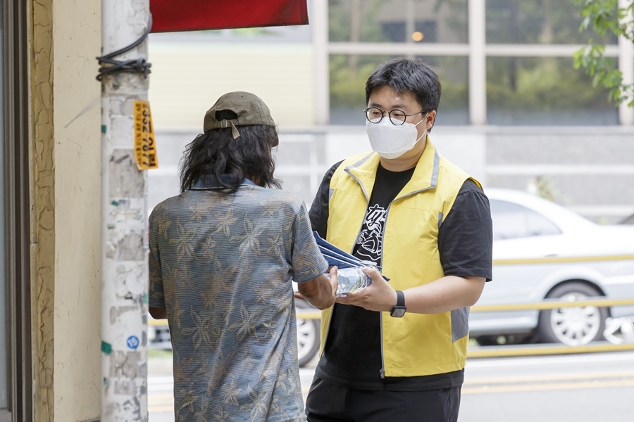 취약계층에 냉방용품·보양식…서울 자치구들 폭염 지원