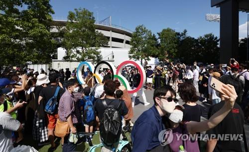 [올림픽] 中 코로나 우려·금맥 기대 교차…첫 여성기수에 이목