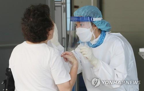 충북 28명 확진…댄스학원 등 곳곳 집단감염 여파