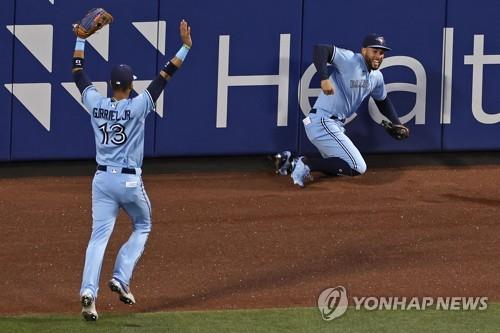 류현진, 5회말 연속 5안타 맞고 '와르르'…10승 도전 실패(종합2보)