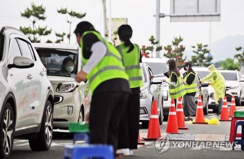 비수도권 확진 비중 40%…지방 거리두기 상향해도 '불안 불안'