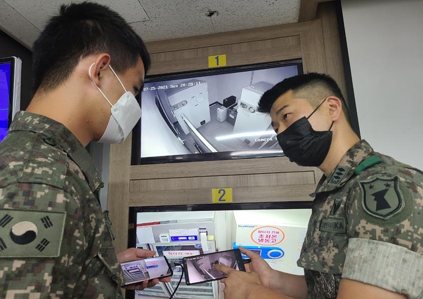 생활치료센터·백신저장소에서도…육군 장병 연일 '구슬땀'