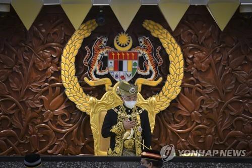 말레이 국왕, '100만명 감염 책임' 무히딘 총리에 등 돌려