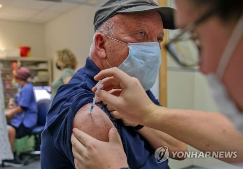 이스라엘, 세계 첫 코로나19 백신 '부스터샷' 접종 개시