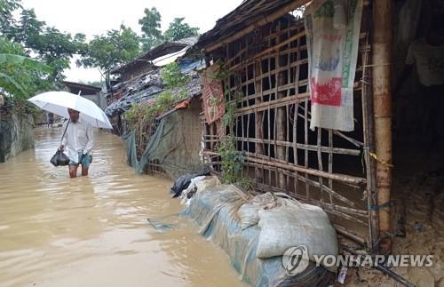 방글라 로힝야난민촌 지역 연일 폭우…"20명 사망·30만명 고립"