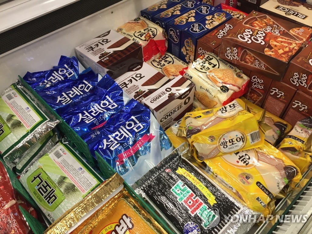 아이스크림 잘팔린다…`집콕`에 이른 폭염 영향