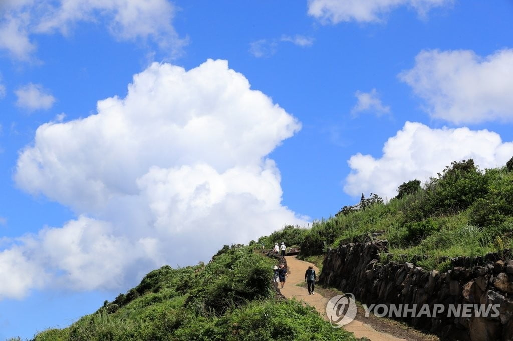 오늘도 폭염…어제 동두천 비공식 최고 40.2도