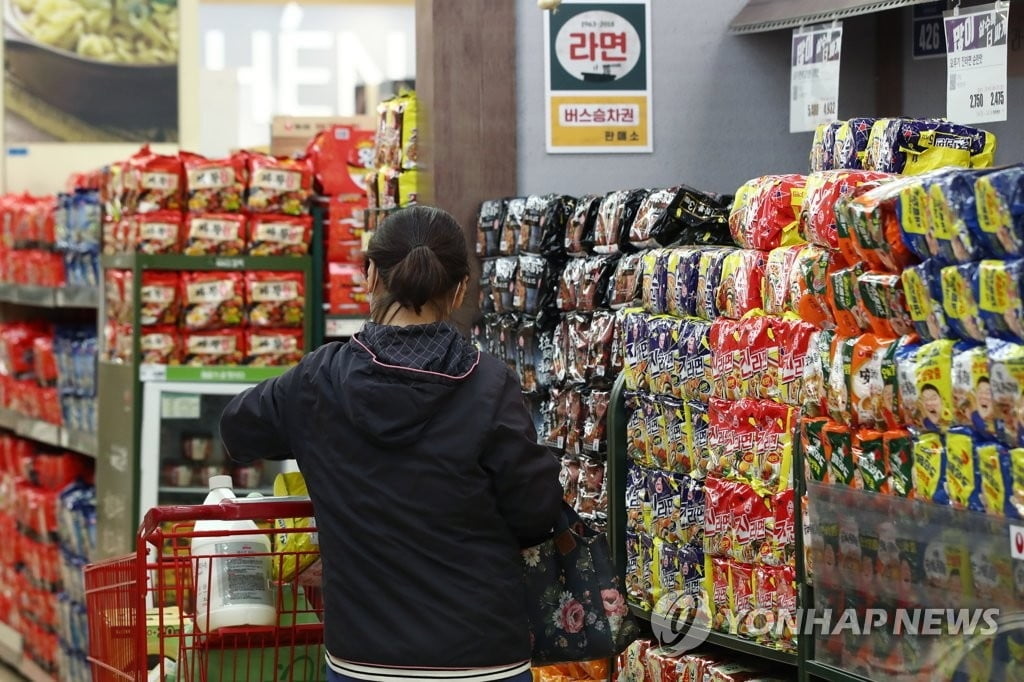 K-라면 `잘 팔린다`…상반기 라면 수출액 사상 최대치